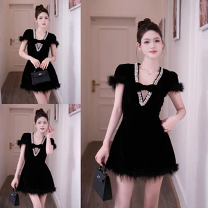 Váy nhung cổ kim tuyến phối viền lông V28