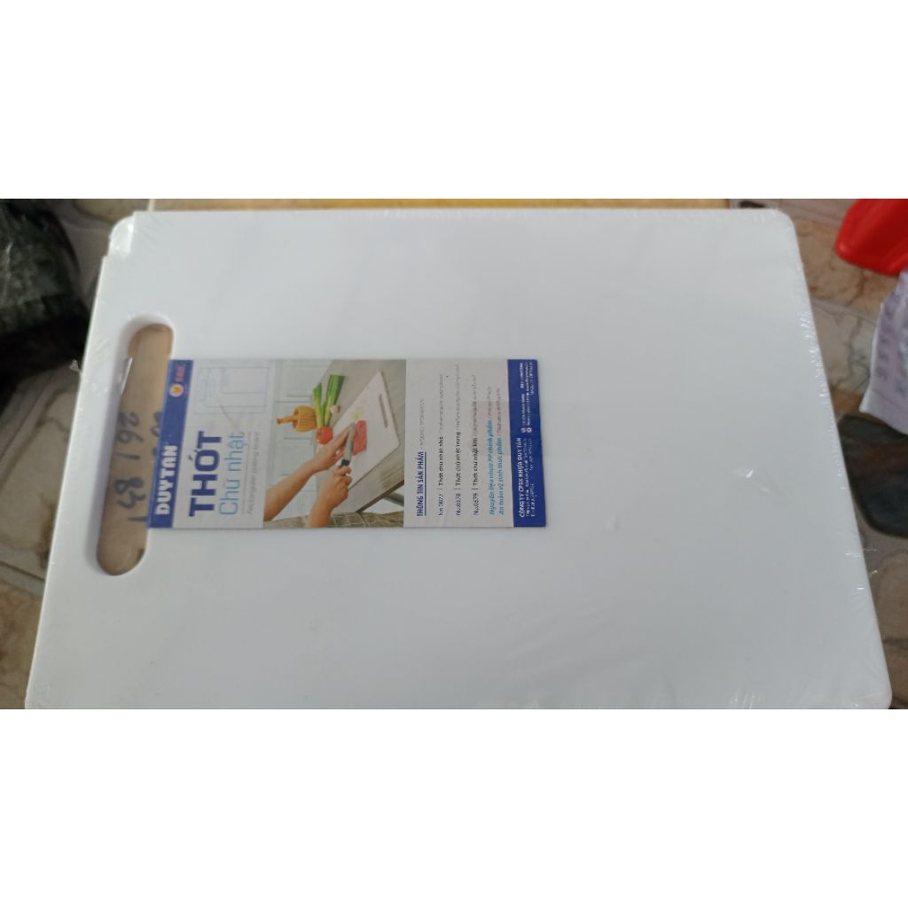 Thớt Nhựa Duy Tân Chữ Nhật Trung 31x22x0.8cm