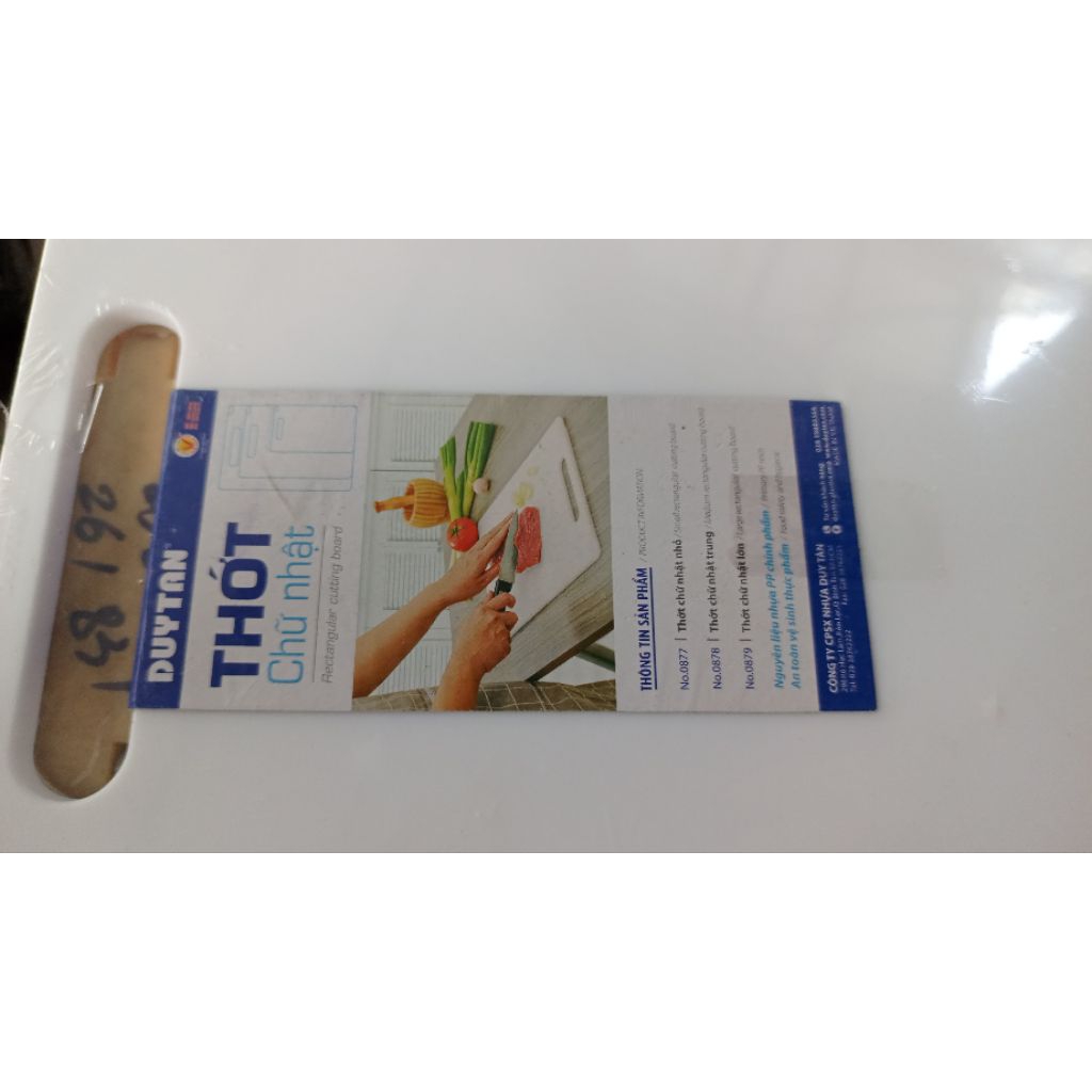 Thớt Nhựa Duy Tân Chữ Nhật Trung 31x22x0.8cm