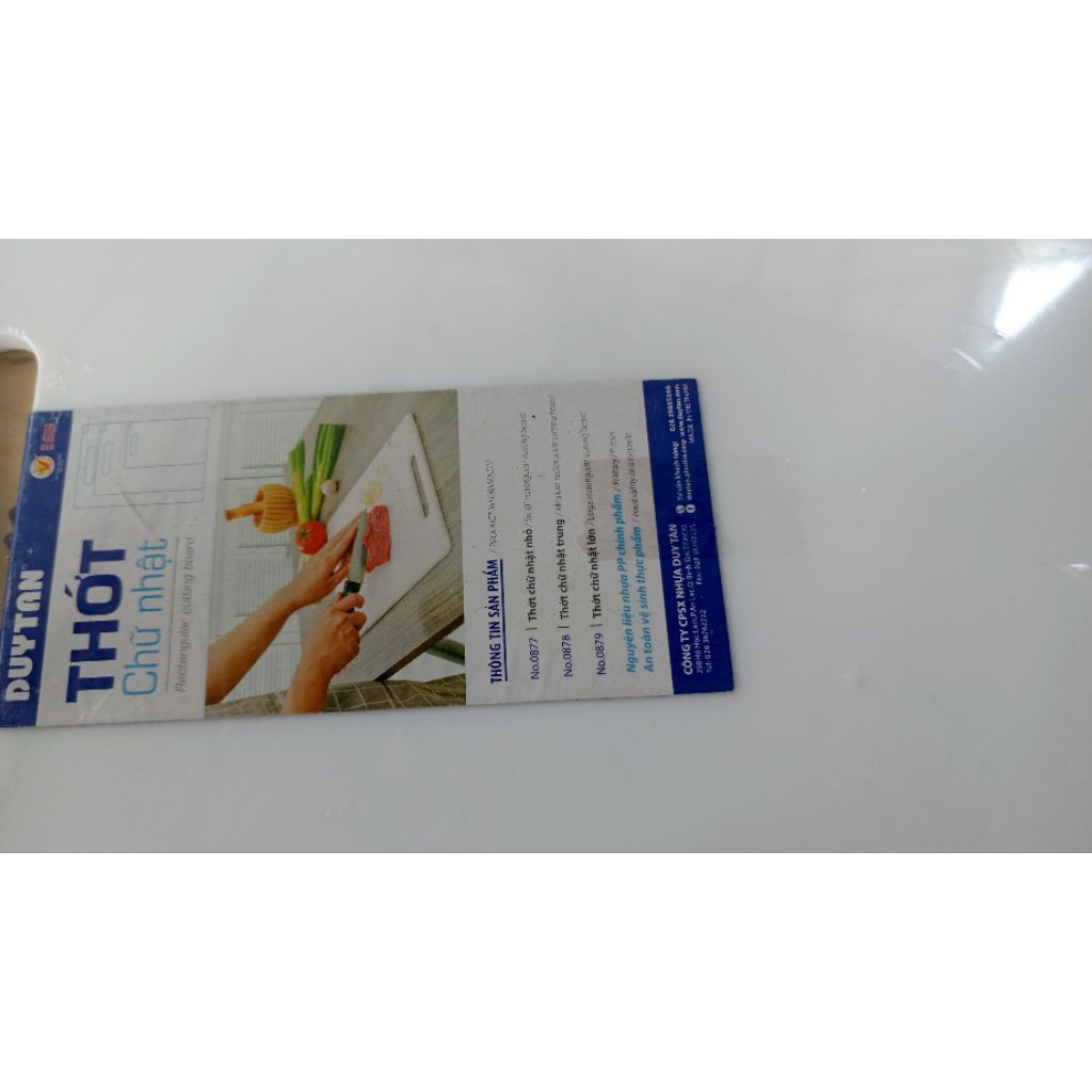 Thớt Nhựa Duy Tân Chữ Nhật Trung 31x22x0.8cm