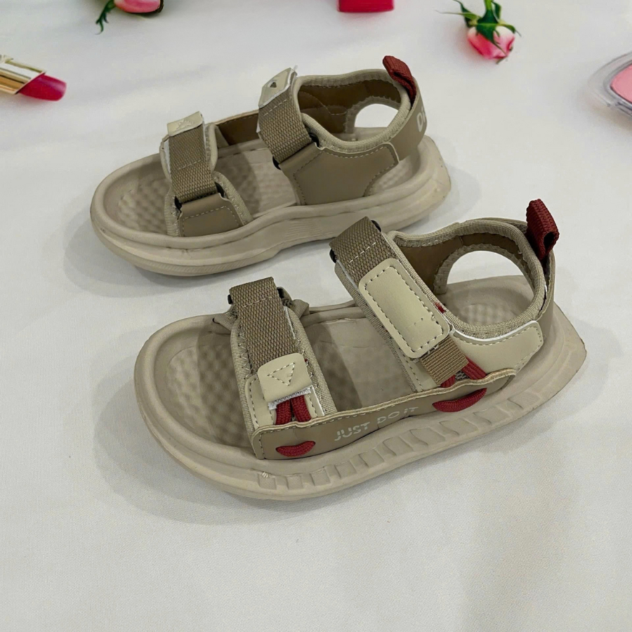 [M069] Dép quai hậu bé trai dép sandal quai dán tiện lợi thiết kế đế chống trượt an toàn đi chơi đi học