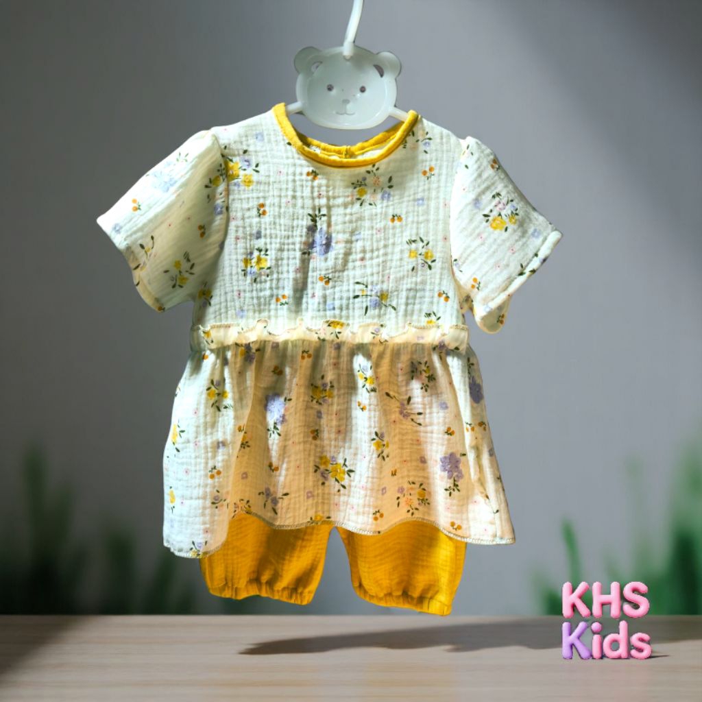 Bộ cọc tay xô musslin dáng babydoll làm từ vải mềm mịn thoáng mát.