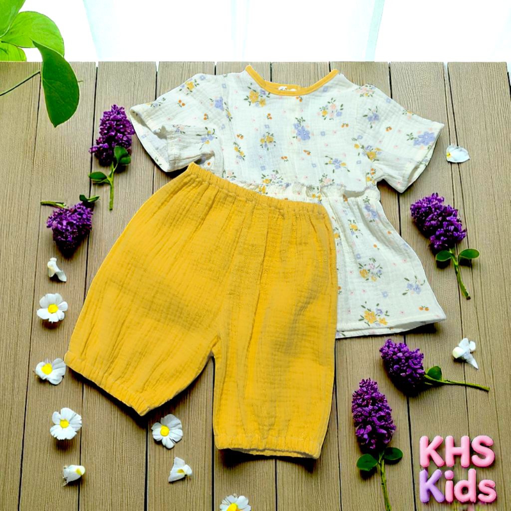 Bộ cọc tay xô musslin dáng babydoll làm từ vải mềm mịn thoáng mát.
