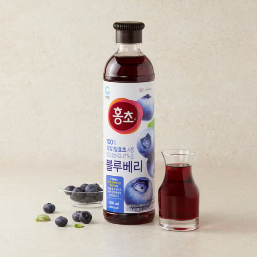 Giấm Trái Cây Hongcho Daesang Vị Lựu Đỏ và Việt Quất Thơm Ngon - Hàng Nhập Khẩu (500ml/900ml)