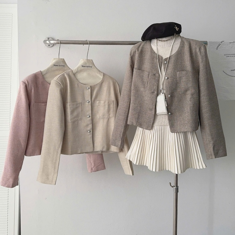 Áo Khoác Tweed Nữ Cổ Tròn Cúc Bạc Túi Vuông Style Hàn Quốc Mặc Thu Đông Form Đẹp Joolate 3532 P2K7