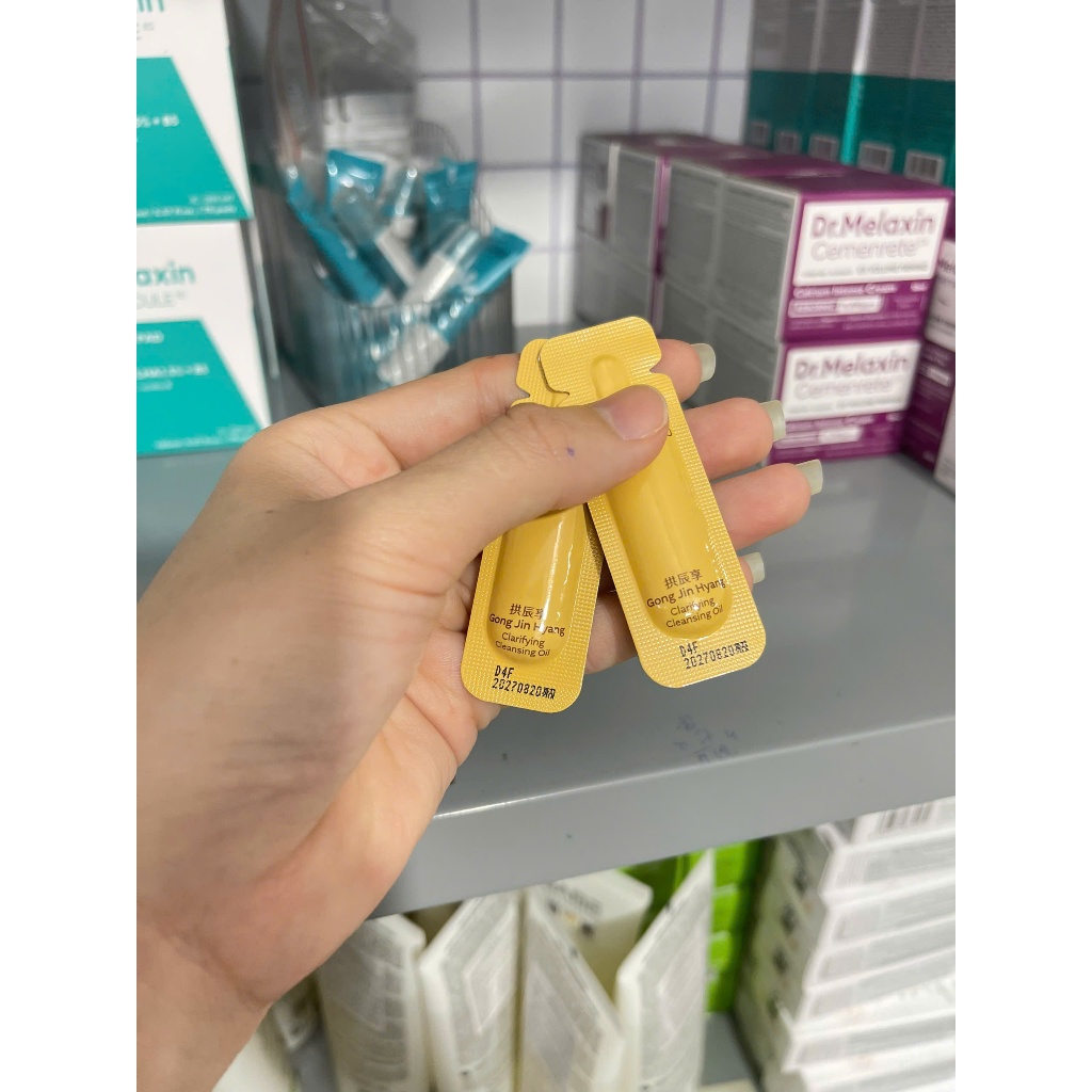 [Sample] Gói Dầu Tẩy Trang Đông Y Whoo Gongjinhyang Cleansing Oil Giúp Sạch Sâu 1ml