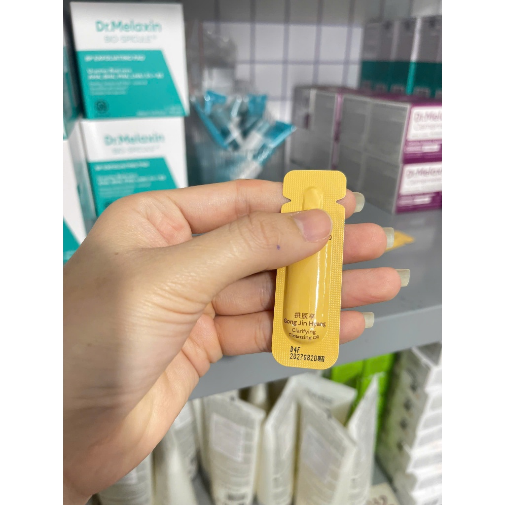 [Sample] Gói Dầu Tẩy Trang Đông Y Whoo Gongjinhyang Cleansing Oil Giúp Sạch Sâu 1ml