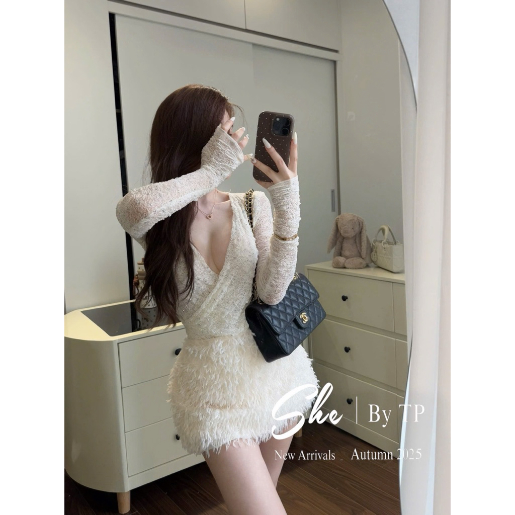 Set áo ren đính đá chéo ngực chân váy lông có lót quần
