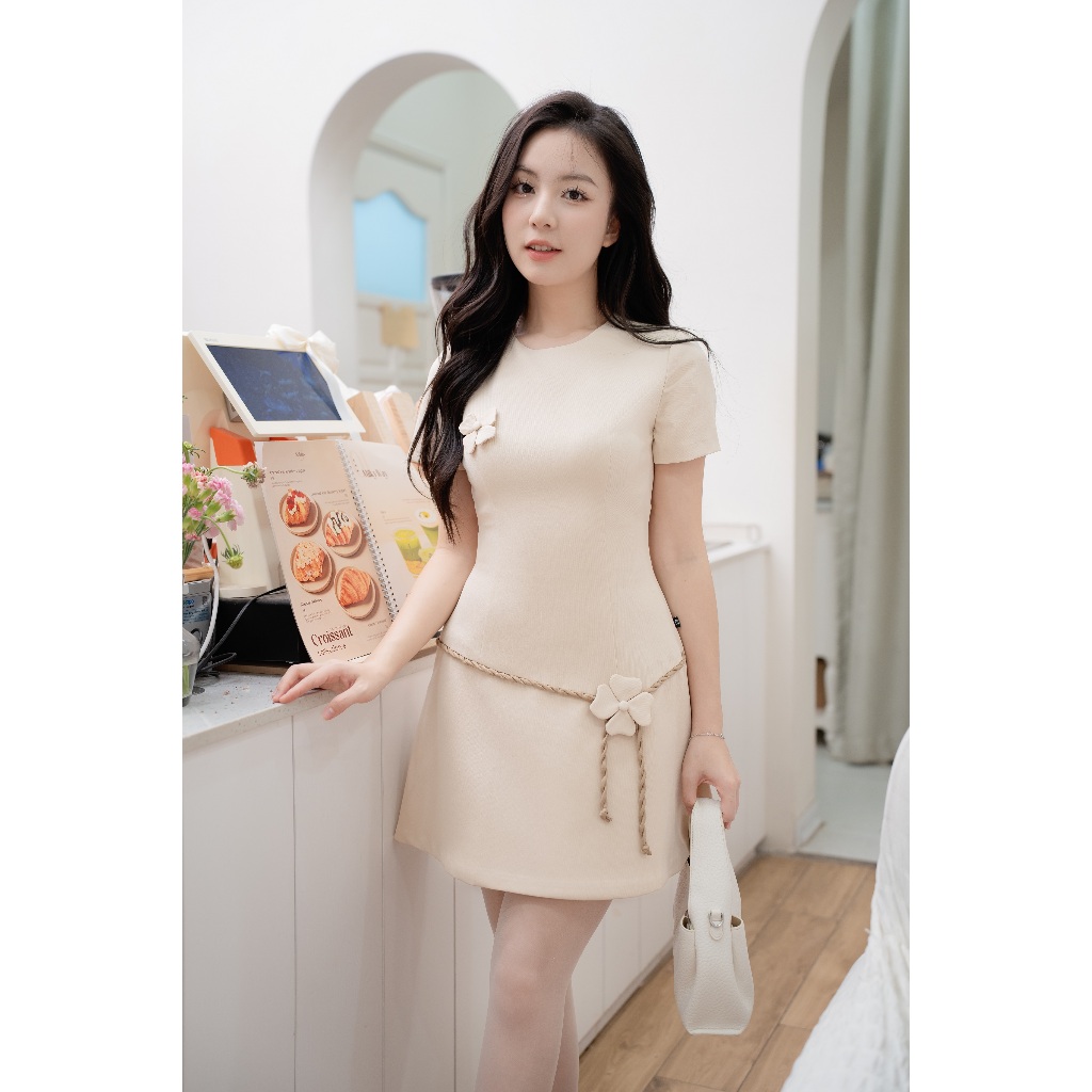 Đầm Cổ Tròn Chân Xếp Ly Sườn Tết Dây Hoa 1F22.2509K. Đầm Dáng A Thanh Lịch Nữ Tính. Đầm Công Sở Đi Làm Thanh Lịch Bởi JM