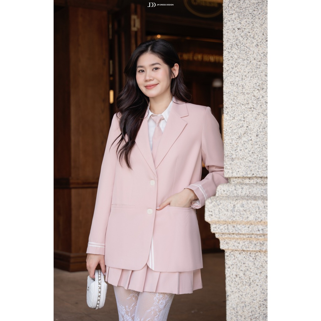 Set Áo Blazer Dáng Suông Ve K Thêu Ngực 5B06.2508K. Chân Váy Xếp Ly Đè Dây Cạp 4S25.2508W. Set Đồ Preppy Học Đường JM