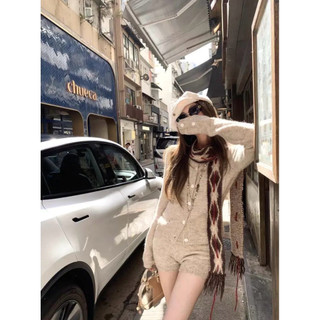 Set áo cardigan form slim kết hợp quần short cạp cao phong cách cá tính