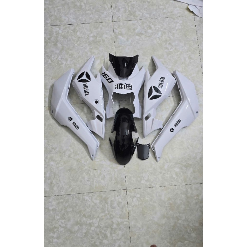 Full Bộ nhựa kèm tem Yadea chữ trung lắp xmen hàng đẹp (tặng kèm ốc)