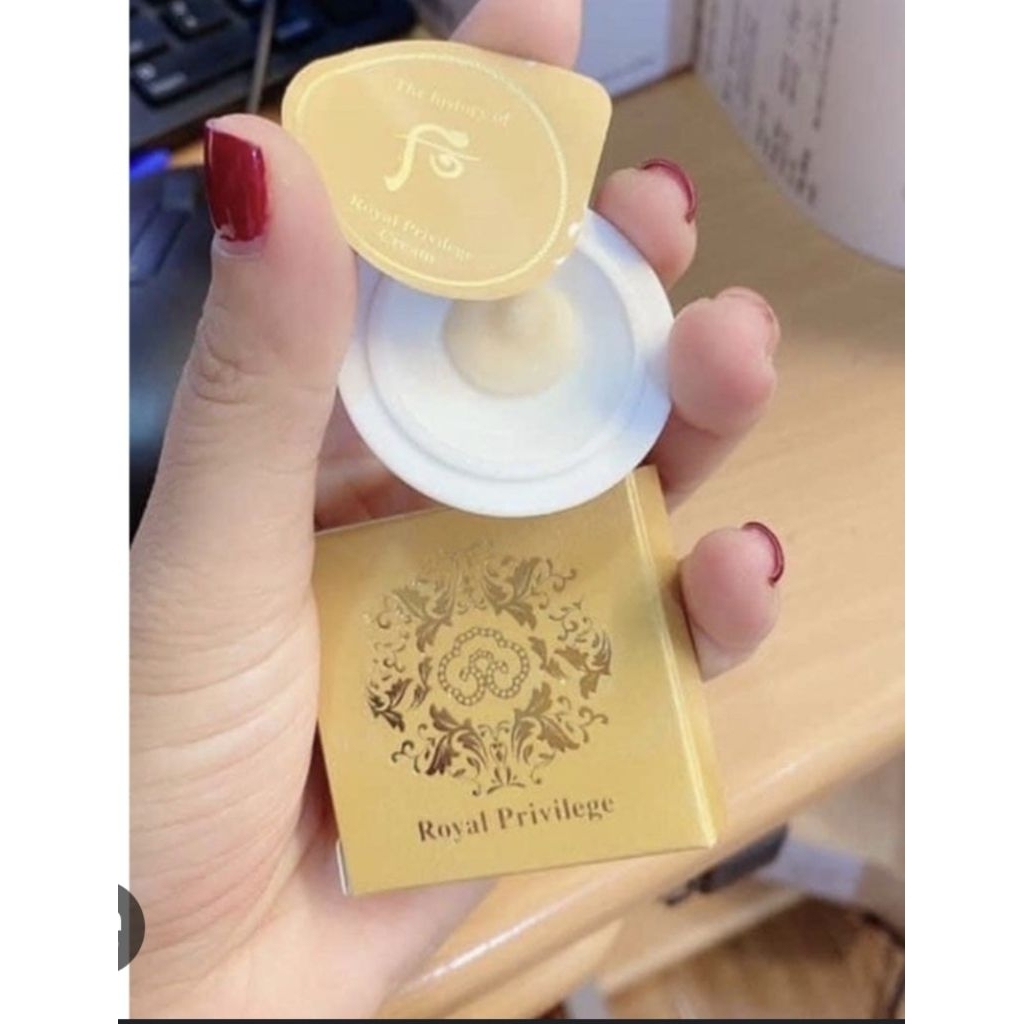 ( thanh lý hết date  2023 )Vỉ Kem trẻ hóa da ROYAL PRIVILEGE CREAM 1viên* 0.6ml
