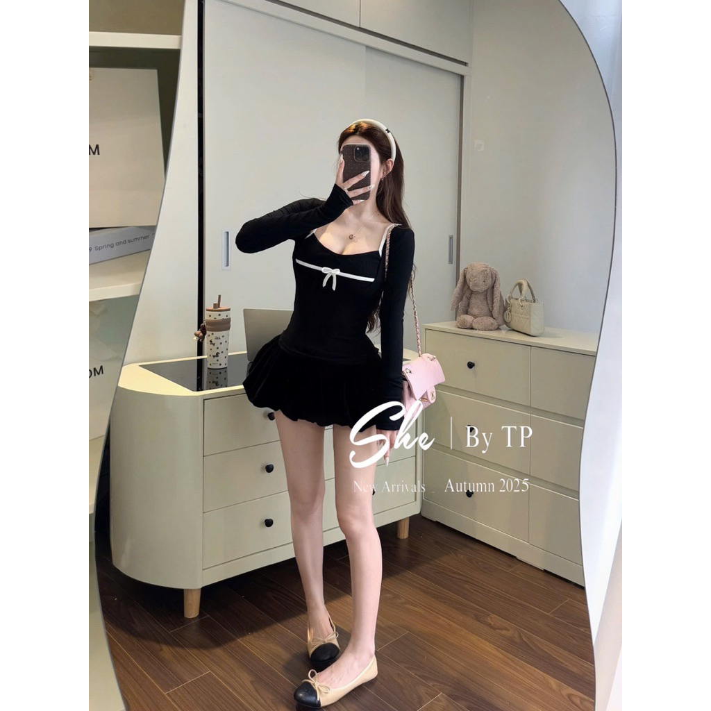 Áo nữ chất tăm dài tay đính nơ ngực xinh