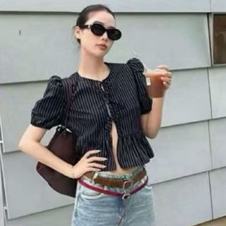 Áo sơ mi croptop đen sọc tay phồng cổ tròn buộc nơ nhẹ nhàng kiểu tiểu thư VANISA BBK55