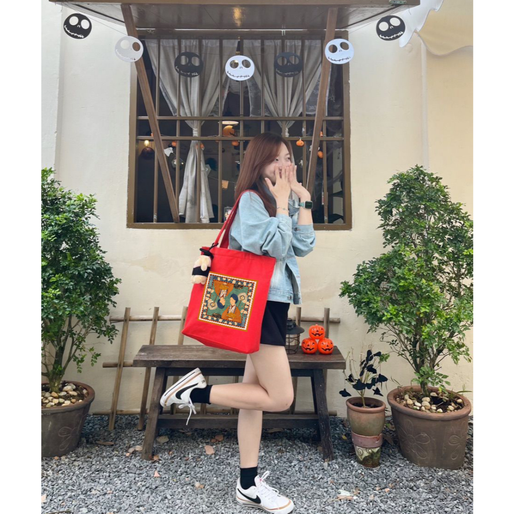Túi Tote màu đỏ có khóa in hình Việt Phục phụ nữ Việt Nam túi vải canvas du lịch đi chơi đi học thời trang đeo vai