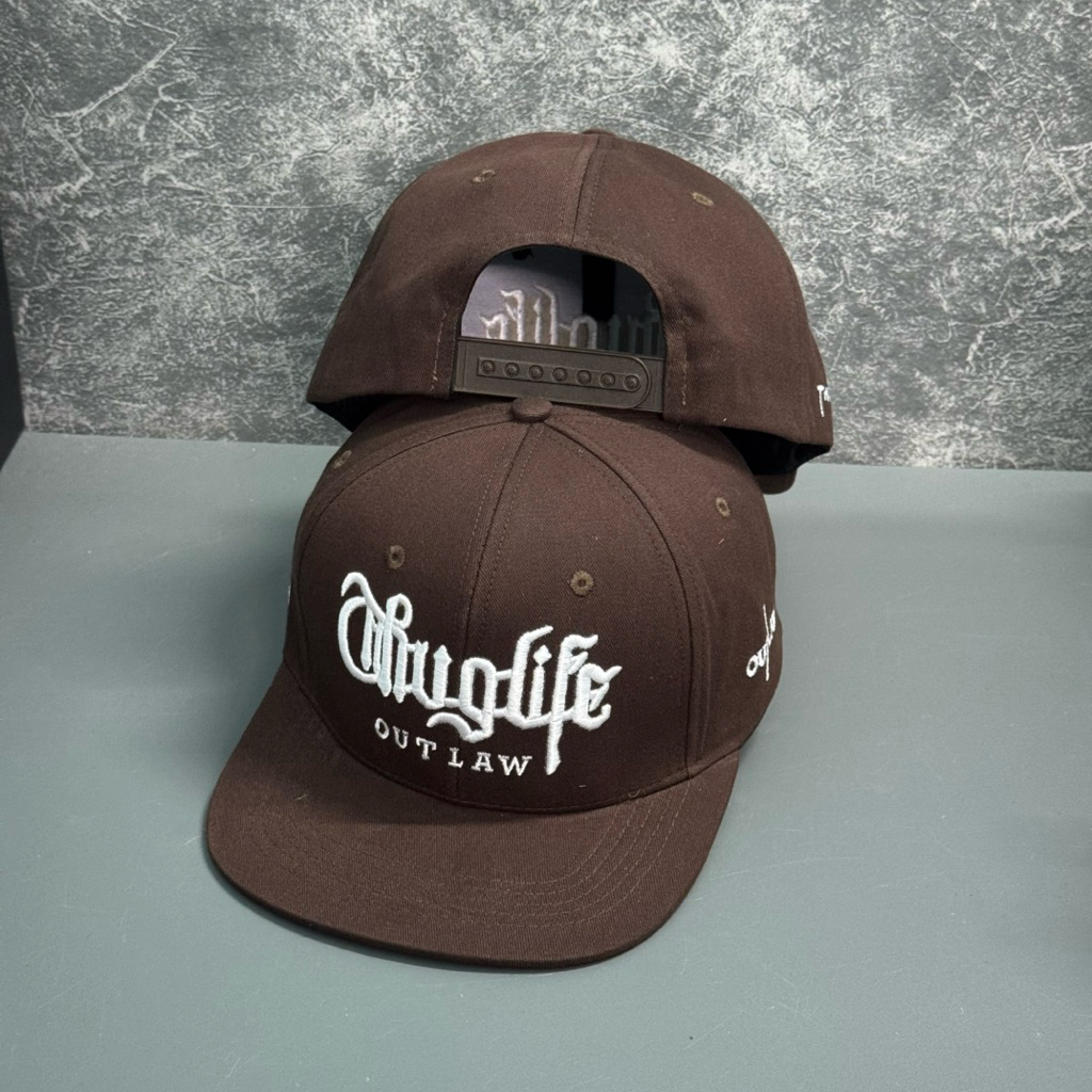 Mũ hiphop 2Pac in kết dưới - Nón mỏ bằng logo Thug-LiFe Phối khoá nhựa bấm thời trang mang phối hàng ngày siêu ngầu
