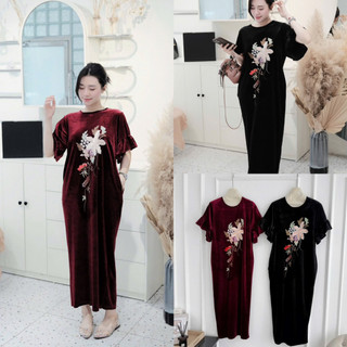 Váy nhung cộc tay bèo thêu hoa ly form xuông quả lê