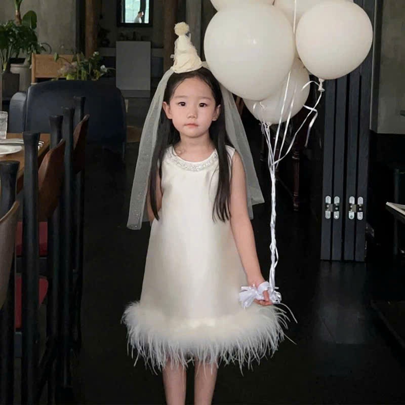 Đầm bé gái trắng dáng suông sát nách phối lông tua rua dễ thương mặc đi chơi dự tiệc chụpảnh,cho bé gái và mẹ từ 13-56kg