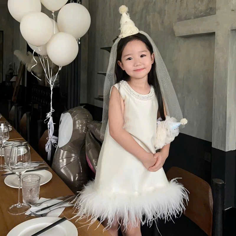 Đầm bé gái trắng dáng suông sát nách phối lông tua rua dễ thương mặc đi chơi dự tiệc chụpảnh,cho bé gái và mẹ từ 13-56kg