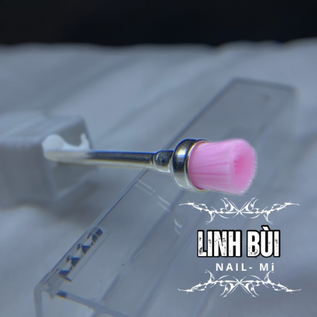 đầu mài vệ sinh bụi bẩn dầu thừa ,quanh bề mặt móng,