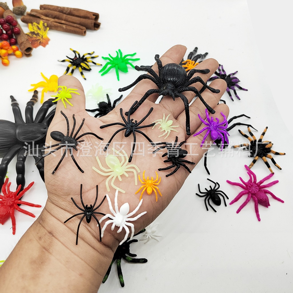Nhện nhựa màu đen màu cam trang trí halloween gắn trên tơ nhện , mạng nhện
