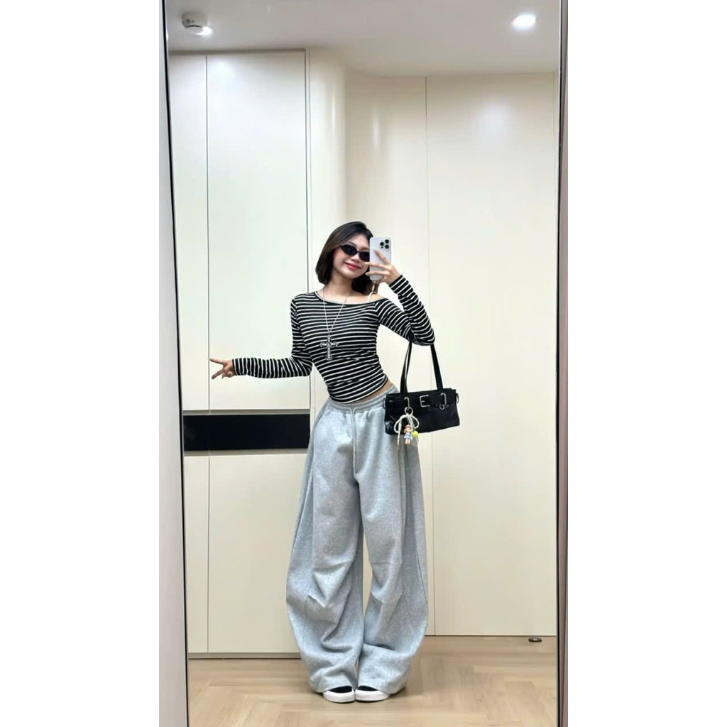 | LYN WEAR | Áo Thun Nữ Tay Dài Kẻ Sọc Cổ Lệch Vai Ôm Dáng Rip Lụa Co Giãn Mềm Mịn
