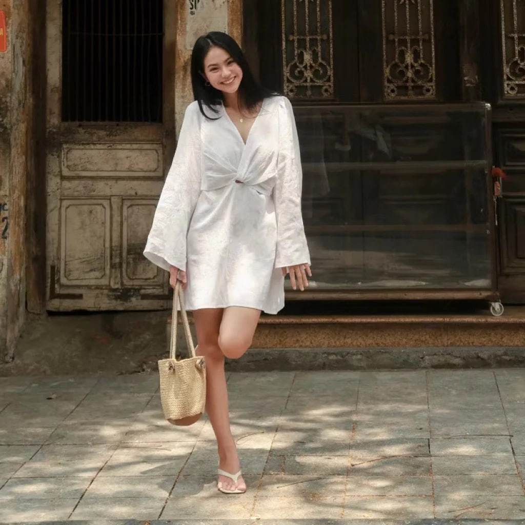 𝗢𝗺𝗲 - | BEELY| Đầm Linen tay loe xoắn