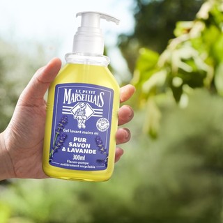 Gel rửa tay Le Petit Marseillais (300ml)
