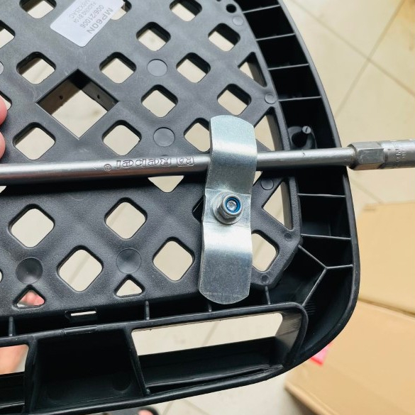 Phụ kiện pát kẹp, thanh sóng gắn đế  thùng Givi lên baga cho các dòng xe classic, SH, Lead, Vision