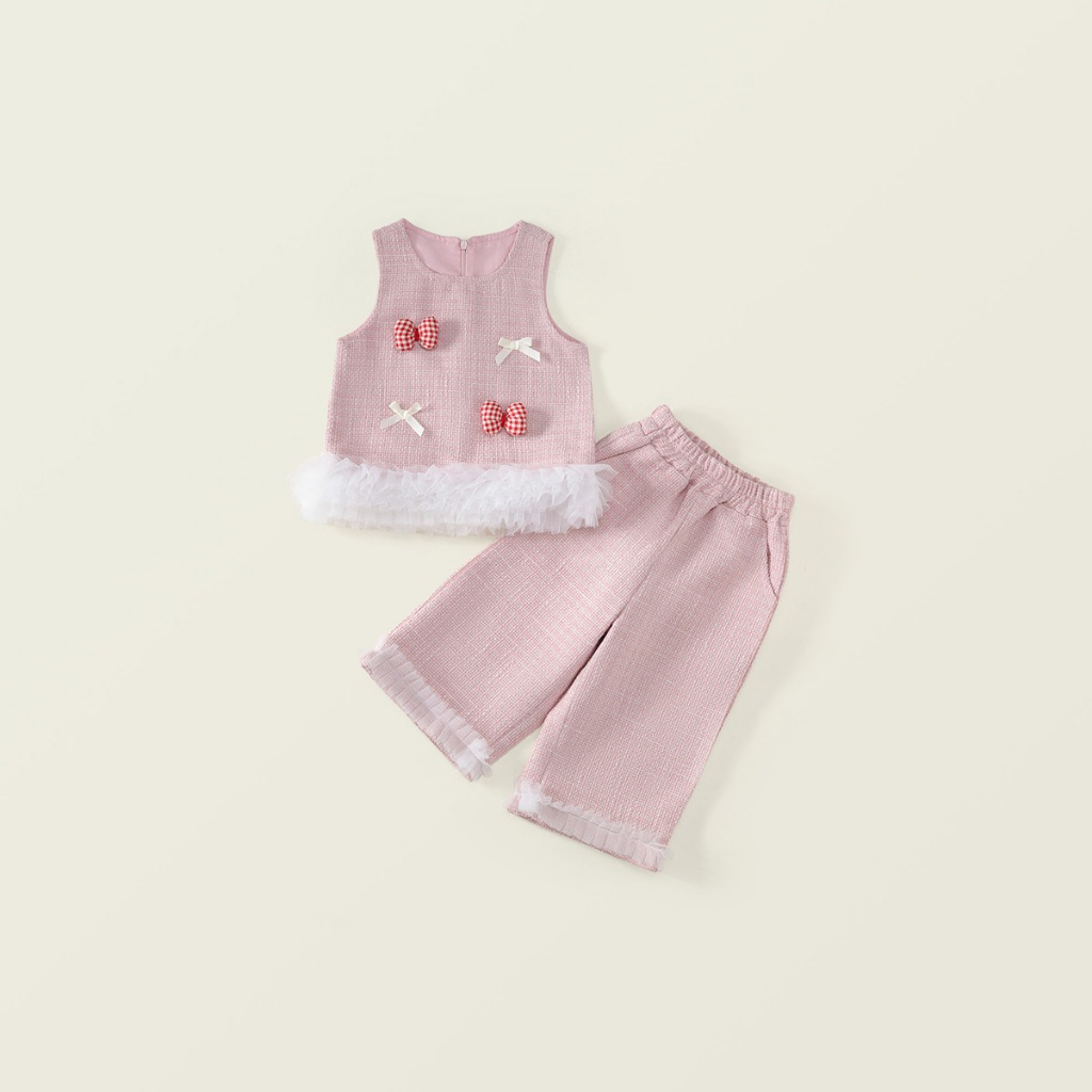 Bộ đồ bé gái Hania Kids gồm áo sát nách phối nơ kèm quần, phong cách ngọt ngào dễ thương