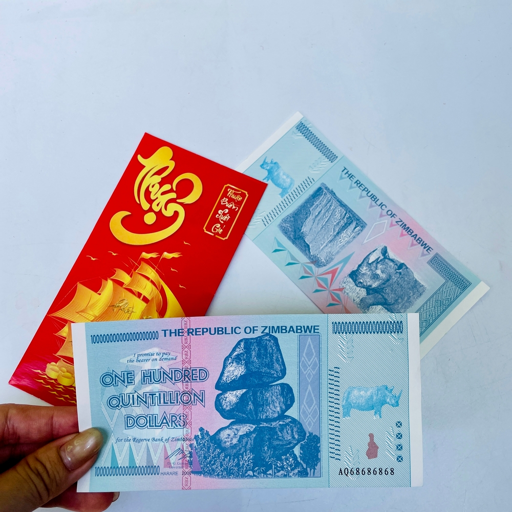 [HỎA TỐC] Tờ 100 TRIỆU Tỷ Dollars Zimbabwe Lưu Niệm - mệnh giá siêu khủng, bảo an dạ quang, TẶNG KÈM BAO LÌ XÌ , Quà Tết