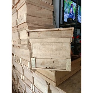 Thùng nuôi ong Nội gổ sầu riêng KT 42x27x28 cầu chưa căng dây