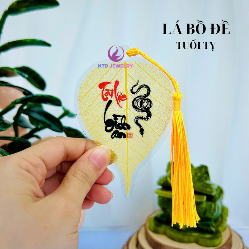 Lá Bồ Đề KATEDA 12 con giáp chữ thư pháp Tài Lộc Bình An để ví, ốp điện thoại, treo xe,...6x9cm