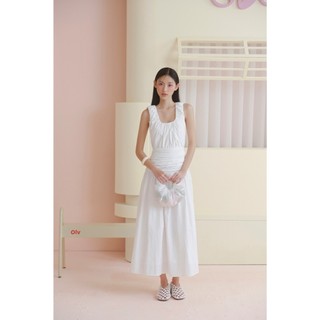 Đầm OLV hai dây hở lưng dáng dài thanh lịch White Ruched Round Neck Dress phù hợp đi chơi đi biển