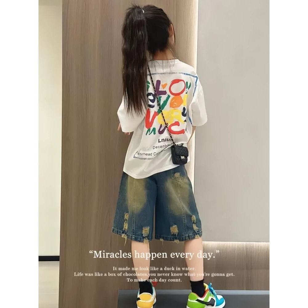 Set Áo Thun Oversize & Quần Short Jean Rách – Lựa chọn hoàn hảo cho những cô bé năng động