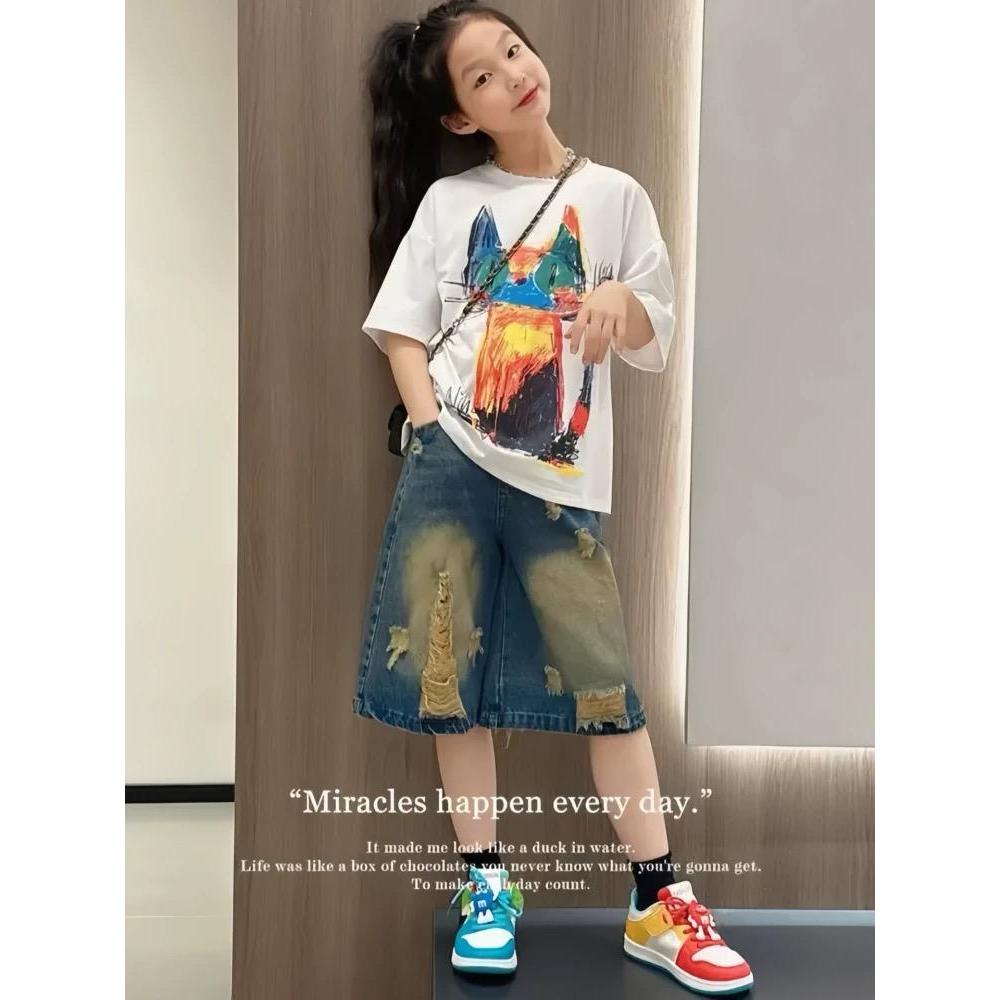 Set Áo Thun Oversize & Quần Short Jean Rách – Lựa chọn hoàn hảo cho những cô bé năng động
