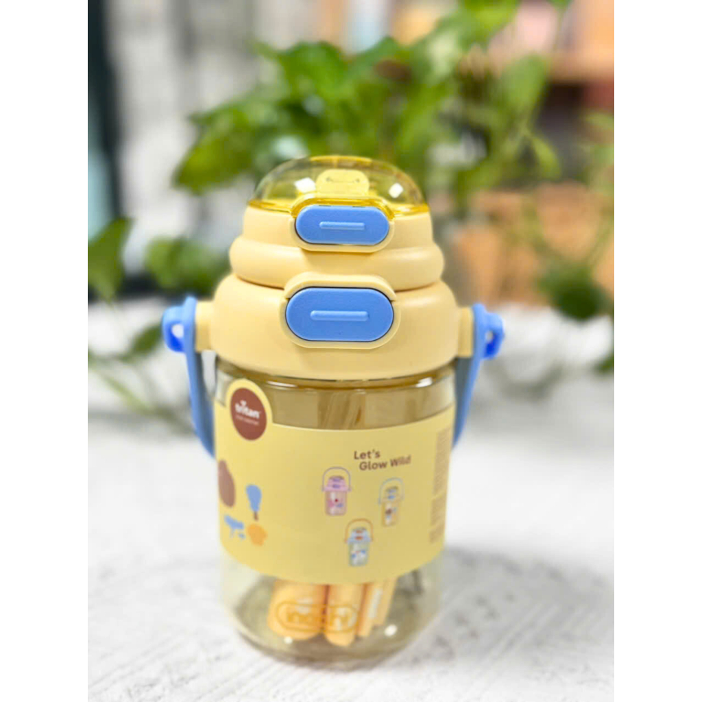 [MỚI] Bình nước KITA POP ngộ nghĩnh, có quai xách & dây đeo tiện dụng, nắp thiết kế uống được 2 kiểu