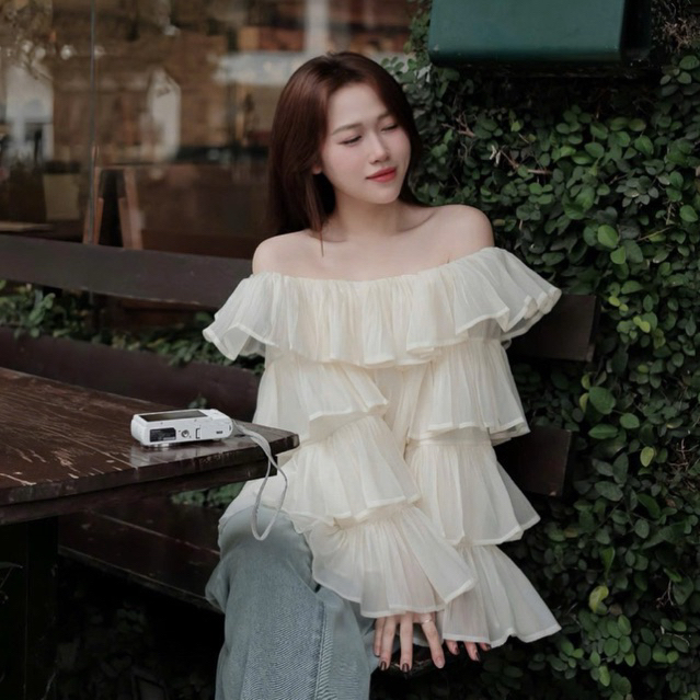 Áo voan tơ trễ vai thiết kế tay bồng xoè tầng nhún bèo cao cấp , chất liệu voan tơ mềm mại -3 màu : đen , kem , nâu