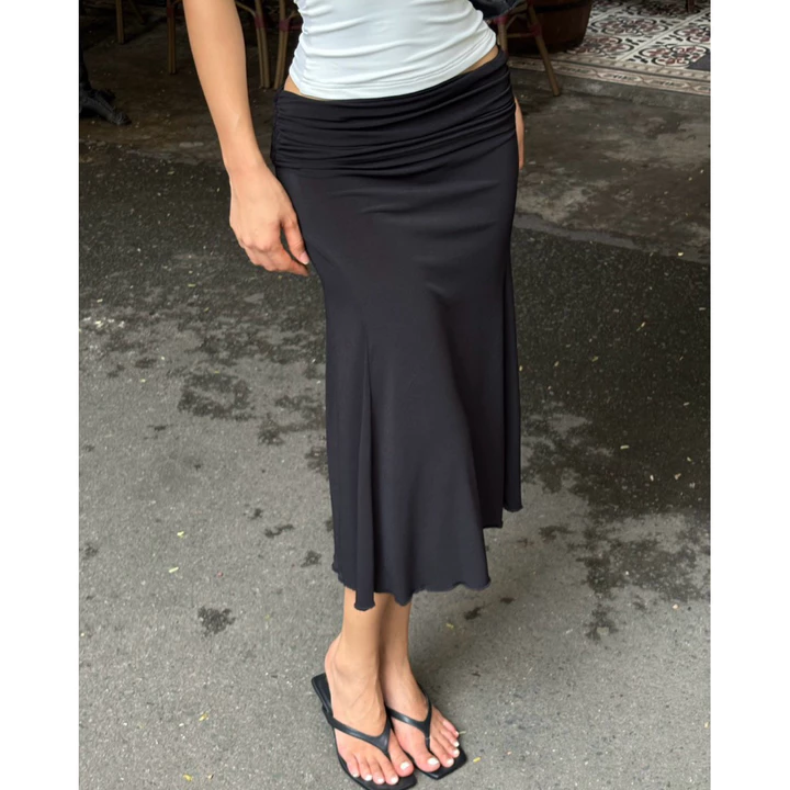 VBS MIRA SKIRT - Chân váy midi nữ, chân váy lửng đuôi cá cạp trễ vải thun dày dặn tôn dáng