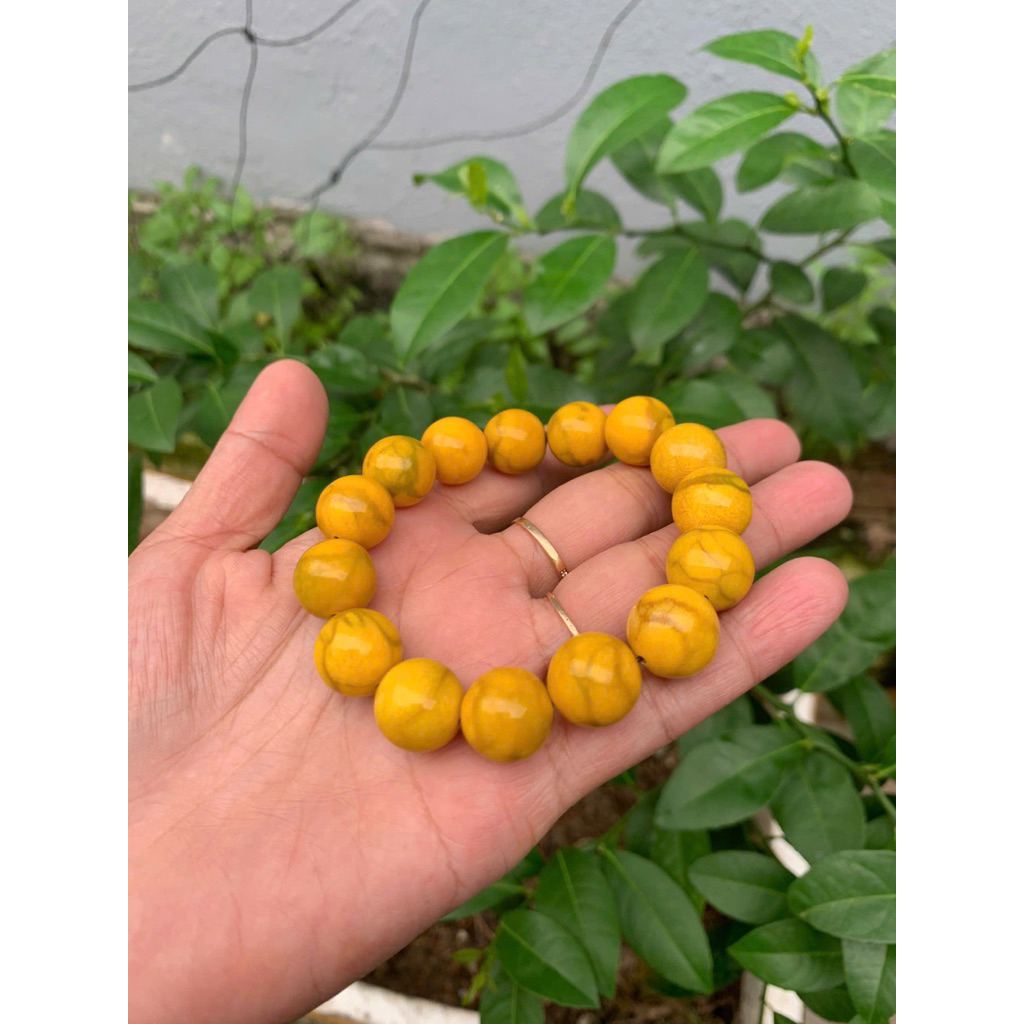 vòng tay san hô vàng 12ly 17 hạt
