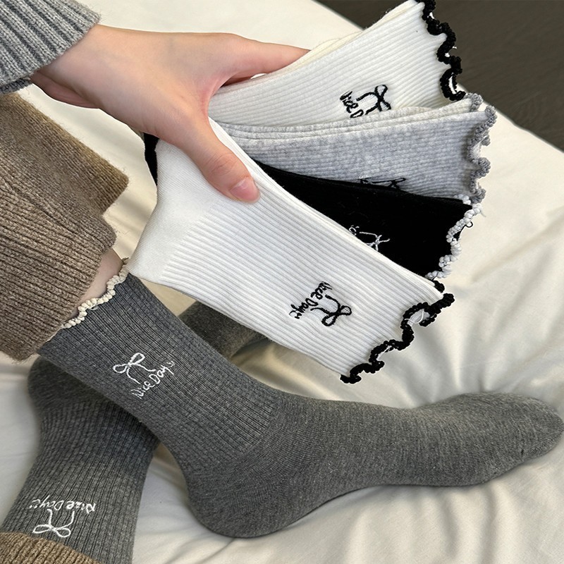 Tất Trắng Phong Cách Ba Lê Cho Nữ Ins Phong Cách Ngọt Ngào Và Đa Năng Xu Hướng Đơn Giản Nhỏ Tươi Tất Mỏng
