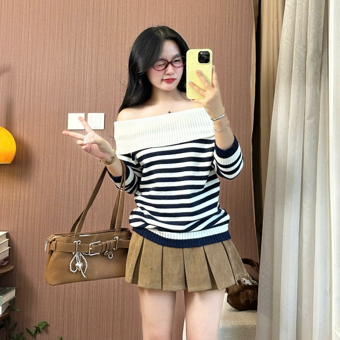 Áo Len Nữ Hở Vai Tay Dài Sọc Kẻ, Phong Cách Hàn Quốc Dễ Thương – Áo Len Trễ Vai Joolate