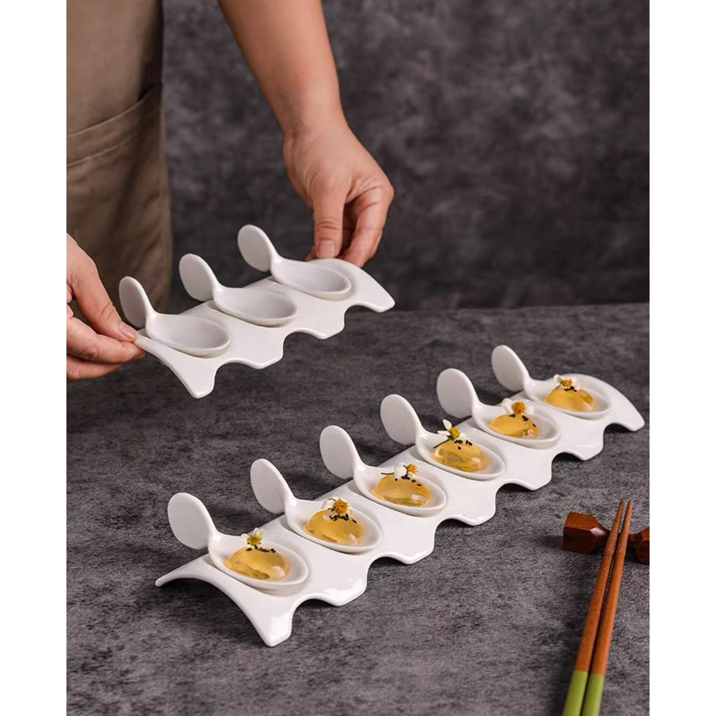 Set thìa kèm khay đựng món chấm gia vị và các món khai vị cho nhà hàng cao cấp