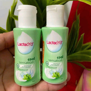 Combo du lịch mini tiện lợi 4 món : Sữa rửa mặt 50g+ Nước Tẩy trang + Dung dịch vệ sinh xanh ngọc + Bông tẩy trang 30M