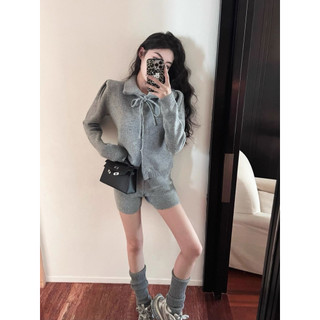 Set áo len cardigan cổ bẻ dây buộc nơ kết hợp quần short cạp cao cá tính