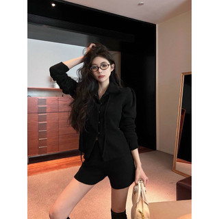 Set áo len cardigan cổ bẻ dây buộc nơ kết hợp quần short cạp cao cá tính
