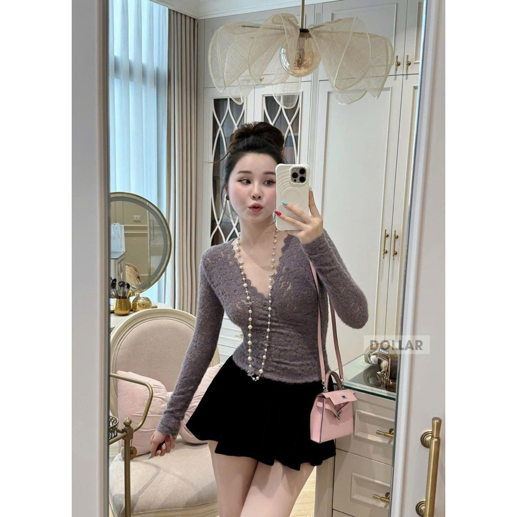 Áo ren dài tay cổ V chéo ngực dáng ngắn xinh lắm