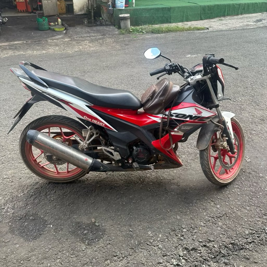 Da yên Honda Sonic 150R kiểu zin (sử dụng kim bọc yên)