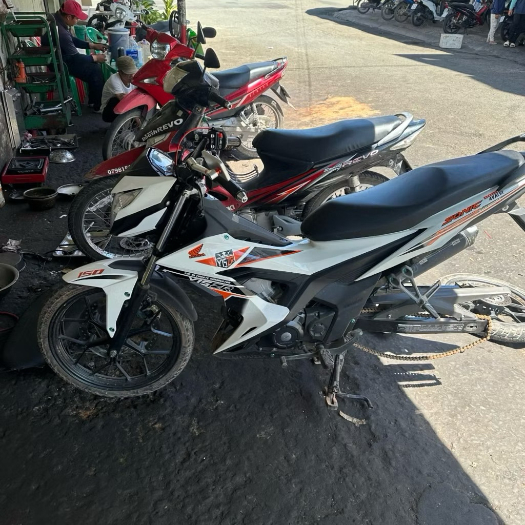 Da yên Honda Sonic 150R kiểu zin (sử dụng kim bọc yên)